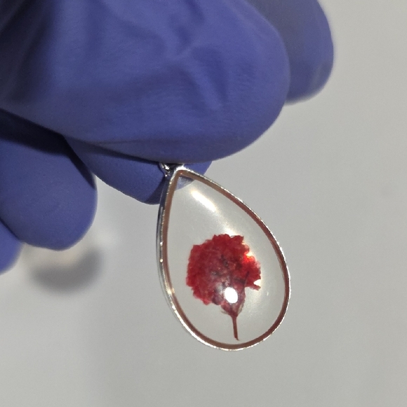 Elegant Red Blossom Teardrop Resin Pendant Necklace – Botanical Silver Jewelry - Picture 8 of 12